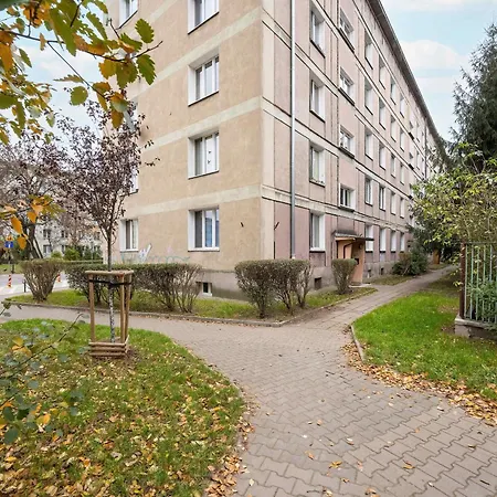 Pawlowa Stylish With Balcony & Office By Renters Apartment *