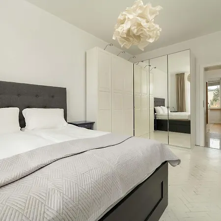 Apartment Pawlowa Stylish With Balcony & Office By Renters