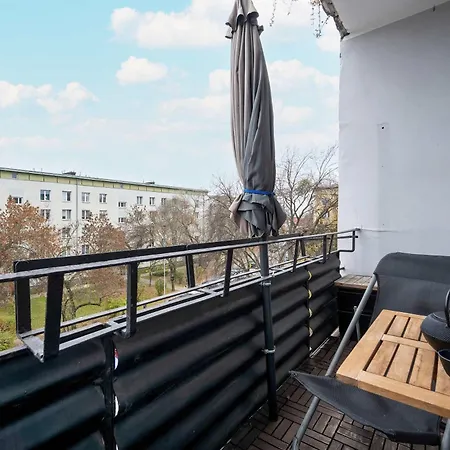 Pawlowa Stylish With Balcony & Office By Renters Apartment *