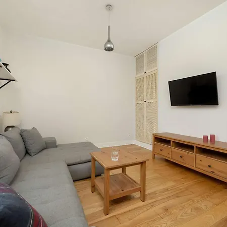 Pawlowa Stylish With Balcony & Office By Renters